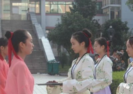 古装视频小姐姐和小哥哥,演绎浪漫古装传奇